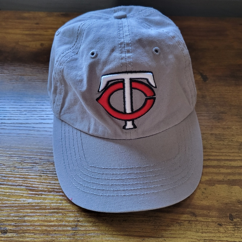 NWT MLB Minnesota Twins Genuine Merchandise Hat Gray "TC" Logo